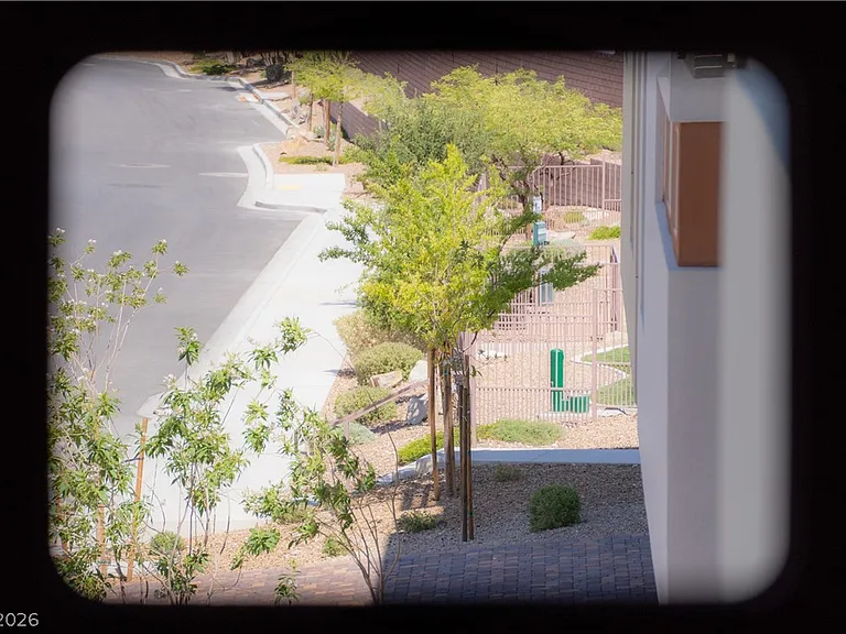 10971 Limeslice Ave — Photo 11