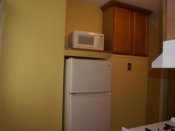 5th image of 2035 Montreal Ave