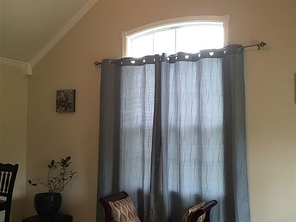 5th image of 2320 Creekwood Dr