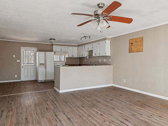 4th image of 1010 Cherokee Ct