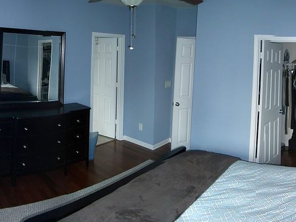 Master Bedroom (1st Floor)