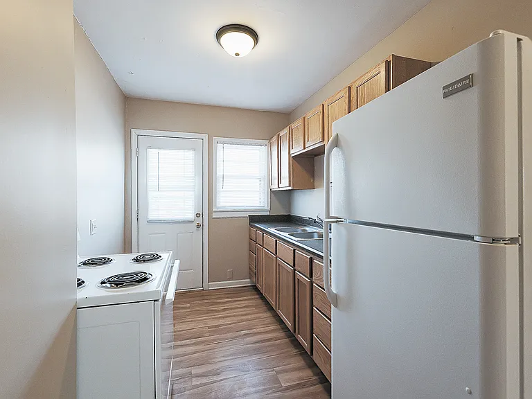 3426 Starr St #B — Photo 6