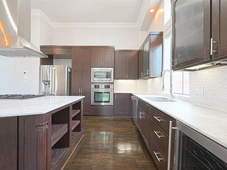 1739 Oakdale St — Photo 21
