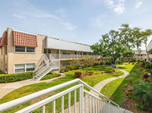 10034 64th Ave N APT 14, Saint Petersburg, FL 33708