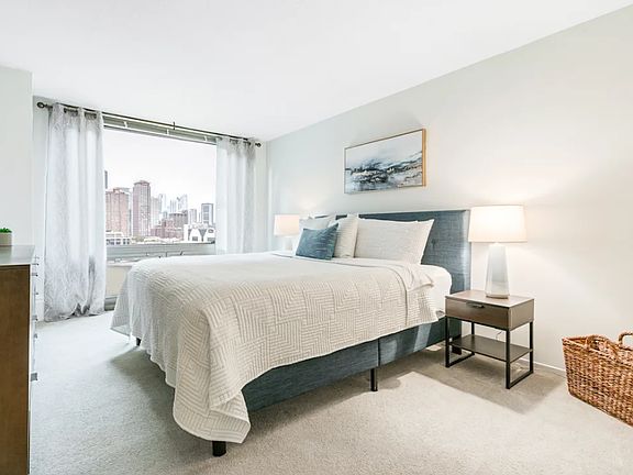 3rd image of 1150 N Dearborn St #1-1010