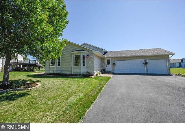 1st image of 817 Orchard Cir