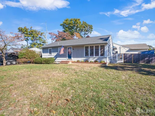 64 Birch St, Beachwood, NJ 08722