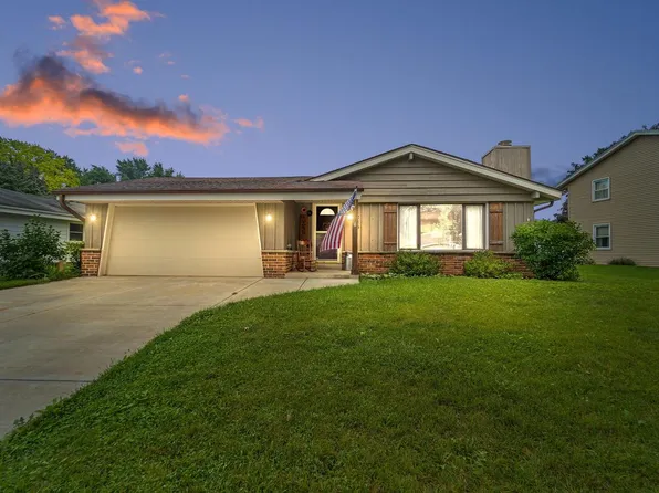 1215 River Park CIRCLE WEST West, Mukwonago, WI 53149