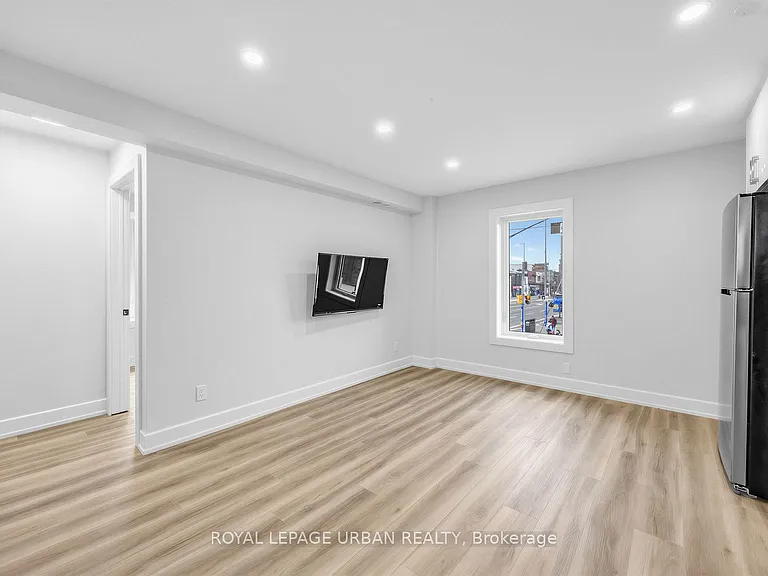 851 Danforth Ave #A — Photo 7