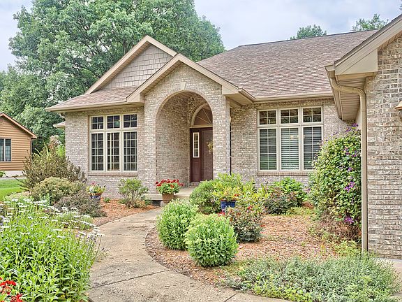 3rd image of 1503 Woodfield Dr