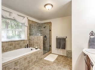 2000 Red Fox Rd, Edmond, OK 73034