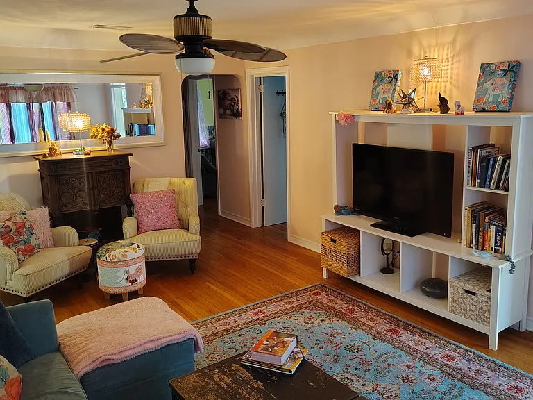 2802 Clinton St S — Photo 11