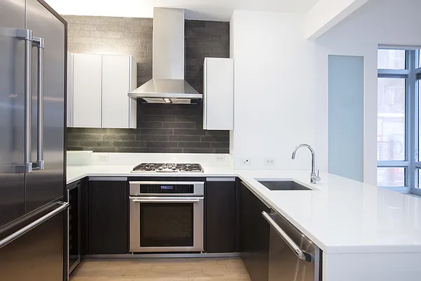 Sold by New York Residence | media 6