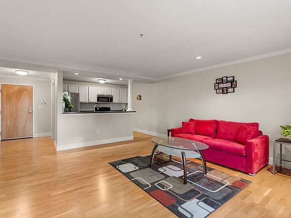4th image of 145 Hancock St #307