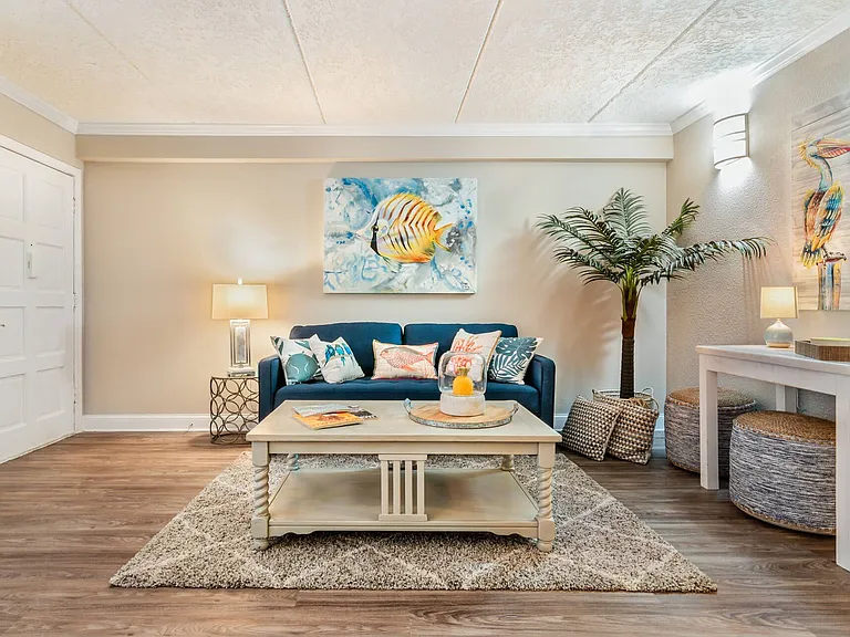Surf Apartments — Photo 38