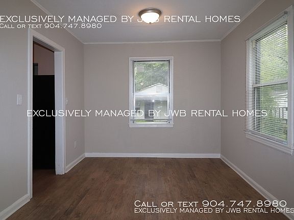3rd image of 3027 Lowell Ave