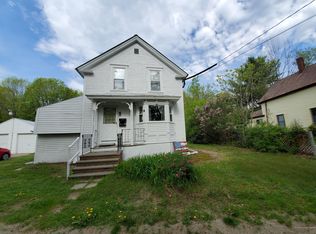 9 Oak St, Winthrop, ME 04364