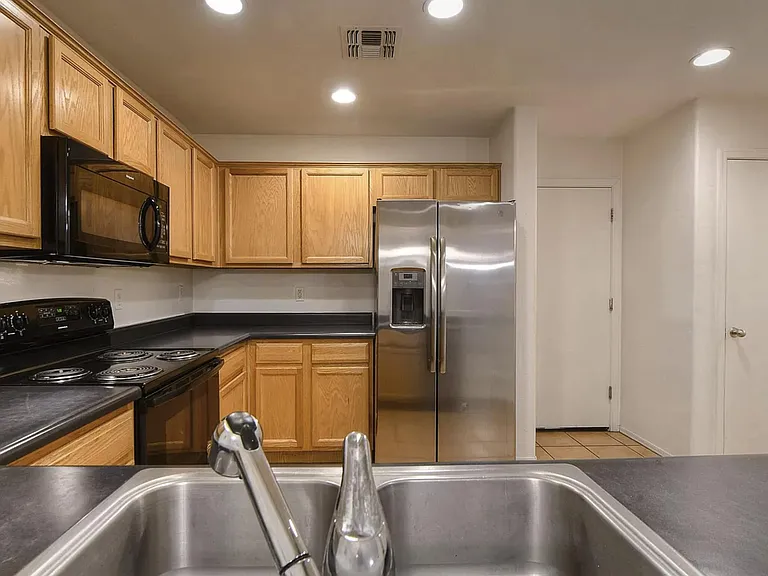 6031 S Cedar Elm Ln — Photo 4