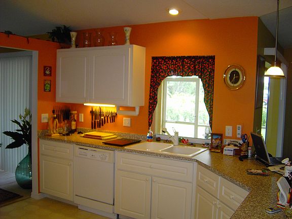 Kitchen/Lanai passthrough window