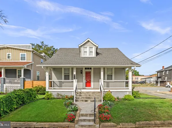 3724 35th St, Mount Rainier, MD 20712