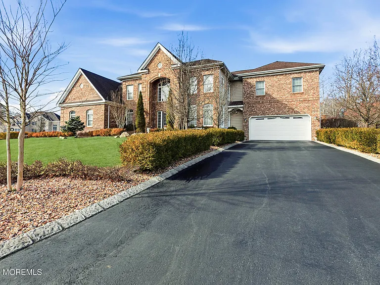 24 Parkside Dr — Photo 5