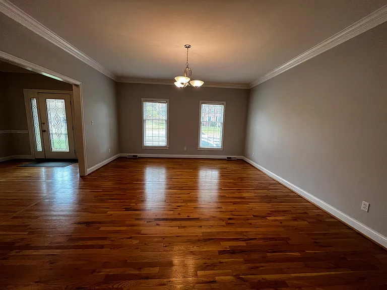 1100 Stowbridge Ln — Photo 6