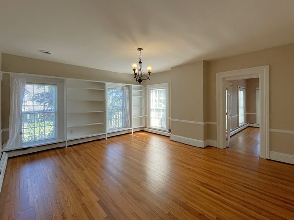 609 W Water St #2