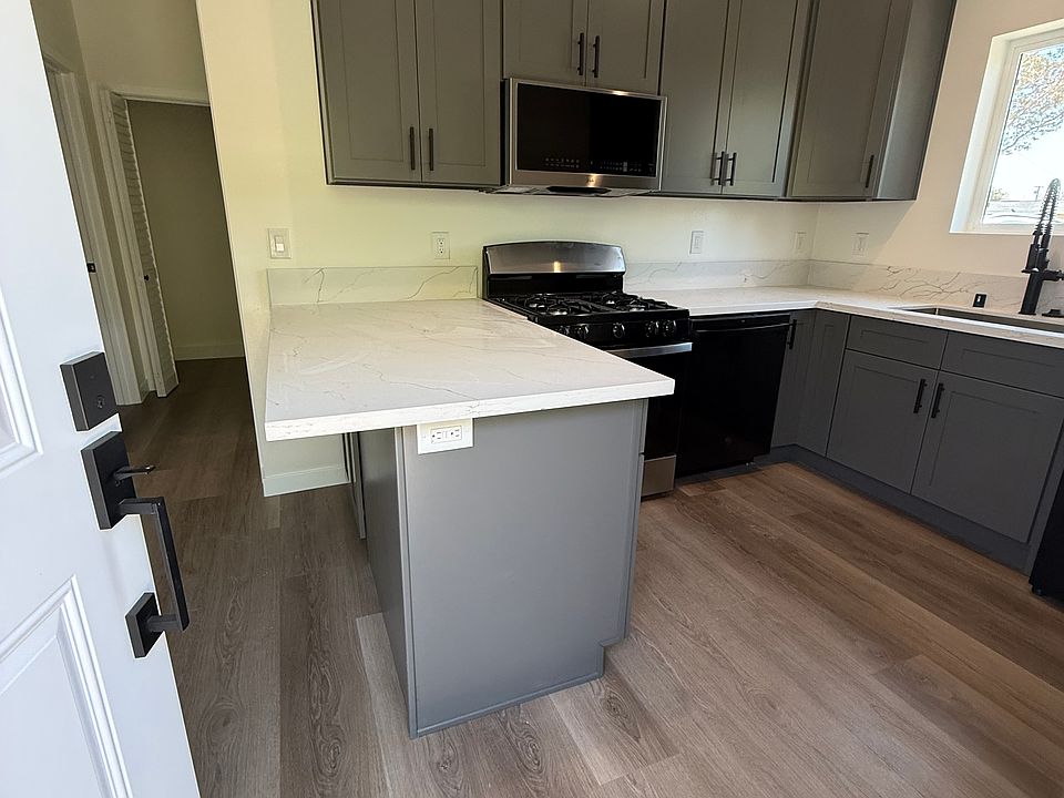 1st image of 17586 Filbert St #2