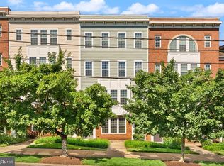 242 N Summit Ave #21, Gaithersburg, MD 20877