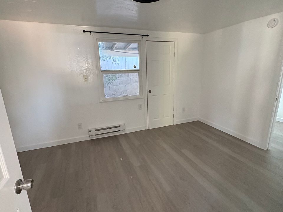 1st image of 2555 Crestline Dr