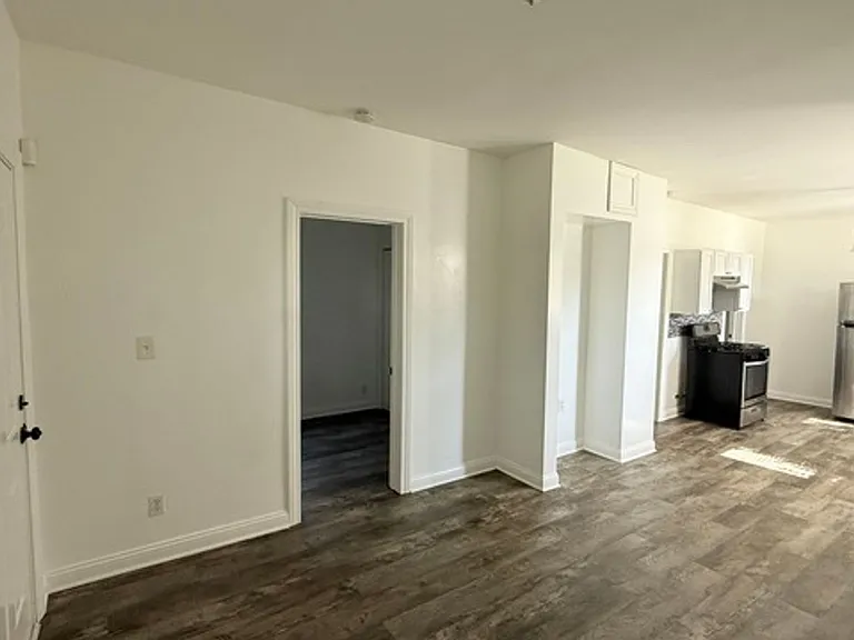 8438 S Baltimore Ave — Photo 6