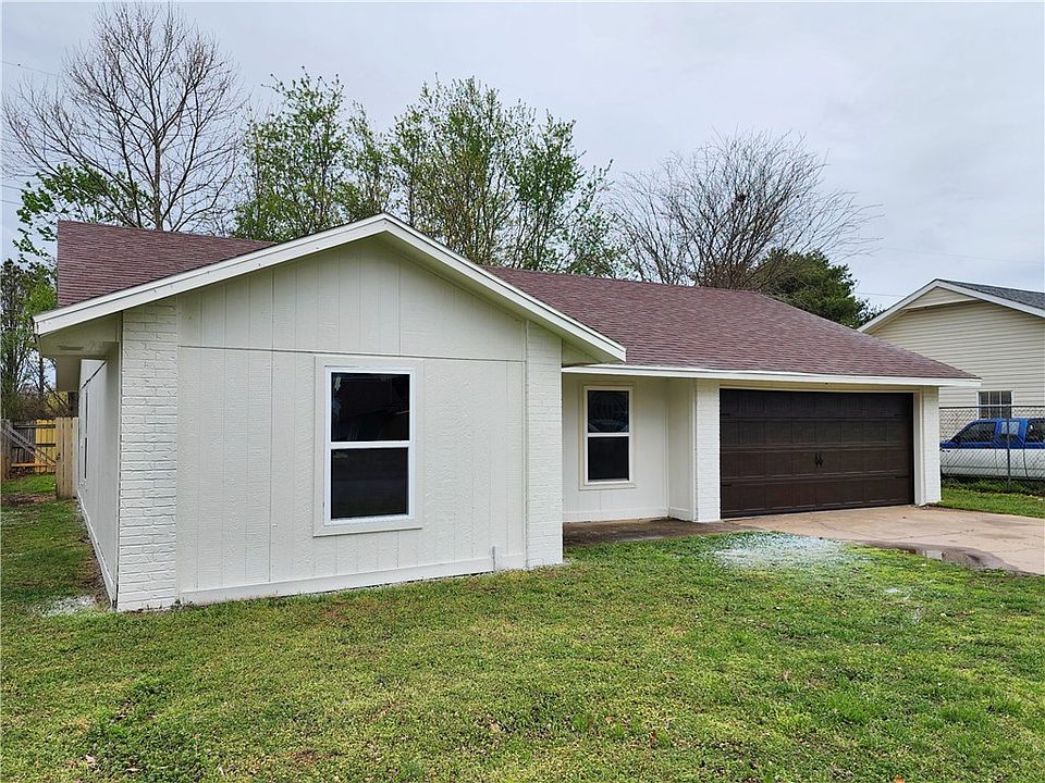 1st image of 411 E Mimosa Pl