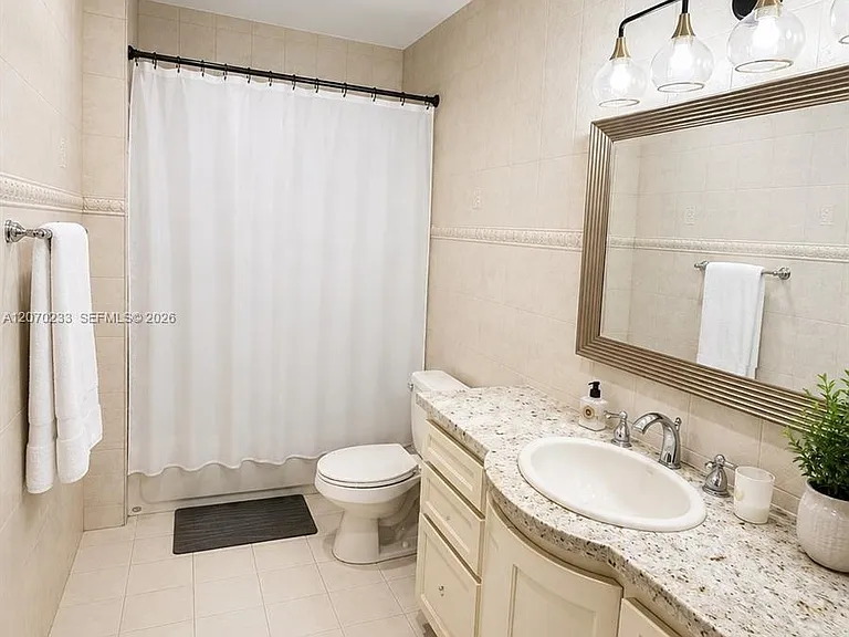 8345 SW 82nd Ter — Photo 8