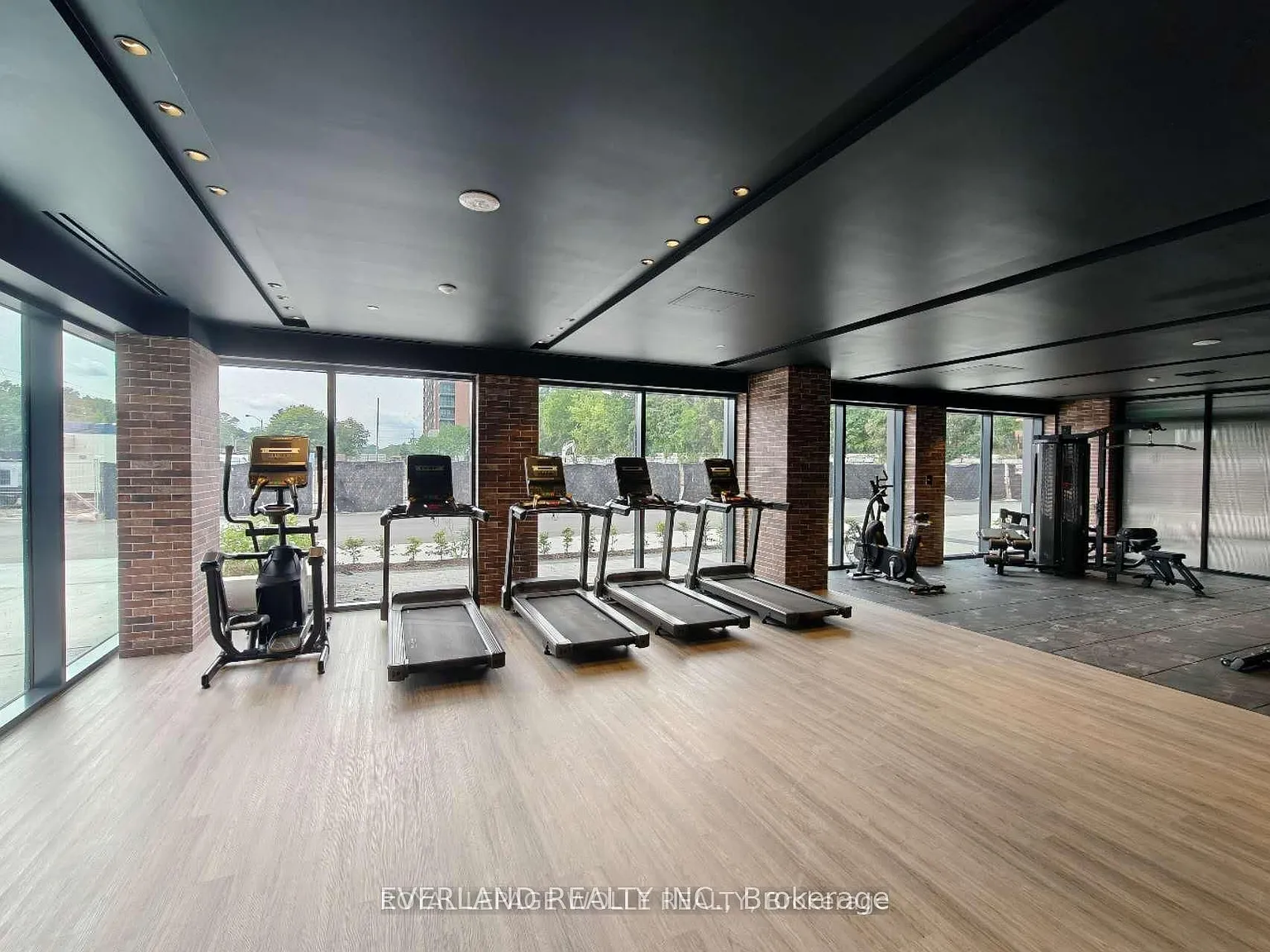 1 bed, $2,100 — Photo 3