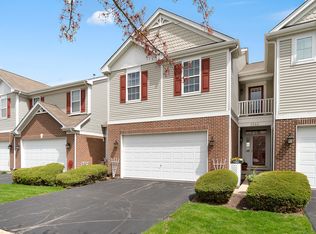 2546 Lorraine Cir, Geneva, IL 60134