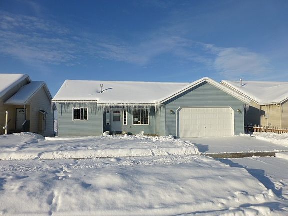 2nd image of 832 S Aspen St