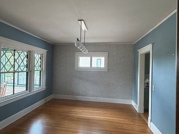 5th image of 3029 Humboldt Ave S