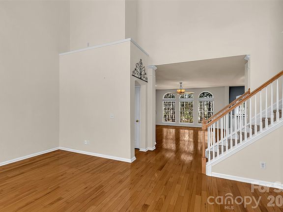 5th image of 1644 Spandril Ln