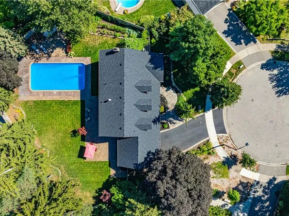 1577 Old Spar Ct, Mississauga, ON L5J 1B4