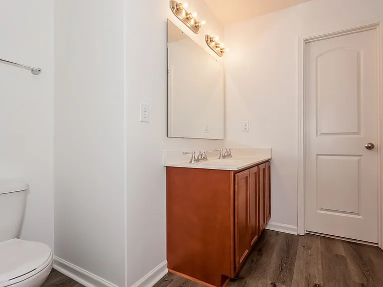9009 Sharpes Cir — Photo 11