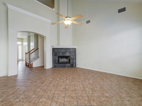 4th image of 5102 Caswell Ave