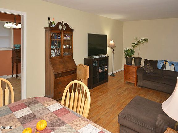 5th image of 503 Lake Blvd