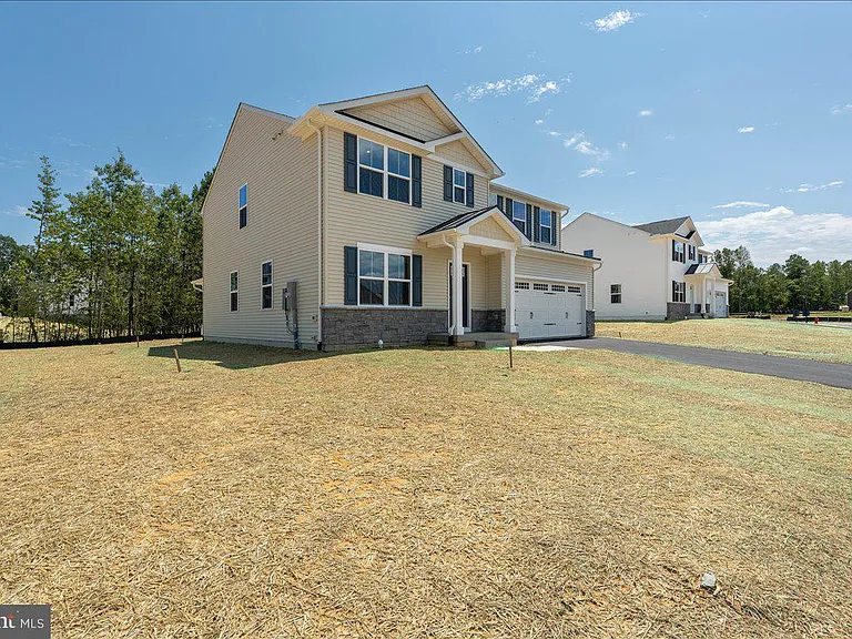 18045 South Village Dr — Photo 2