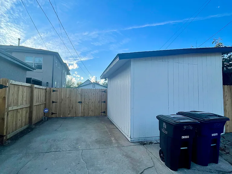3926 Perry St — Photo 23