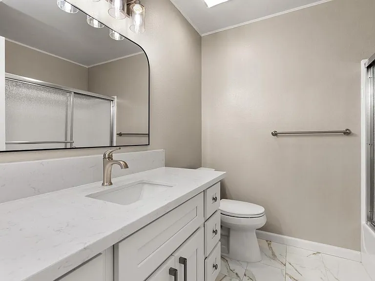 2975 Lexington Cir — Photo 22
