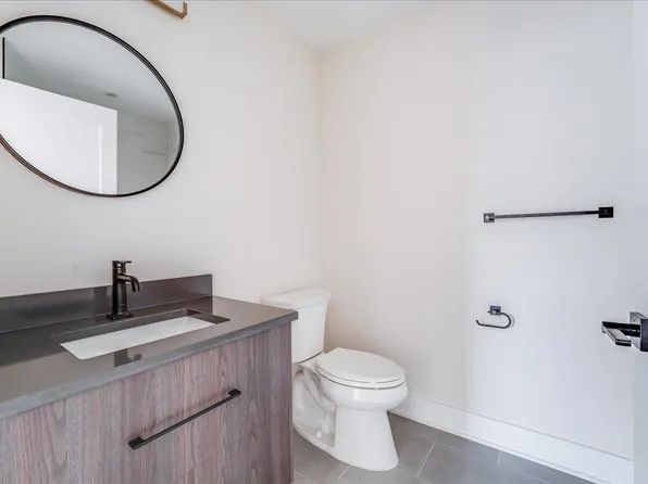 237 Washington Street image 7 of 34