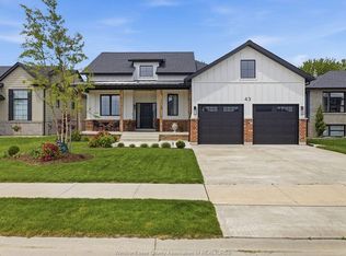 43 Belleview Dr, Kingsville, ON N0R1B0