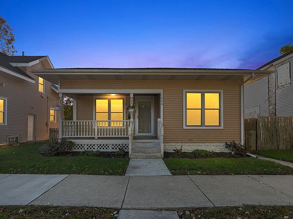 2nd image of 1008 California Ave
