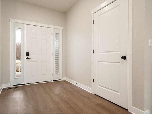 2nd image of 5740 Willow Creek Ln #1