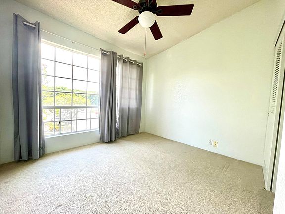5th image of 500 Mananai Pl #17U